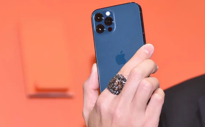 都兰苹果手机维修分享iPhone12系列重启方法教程 